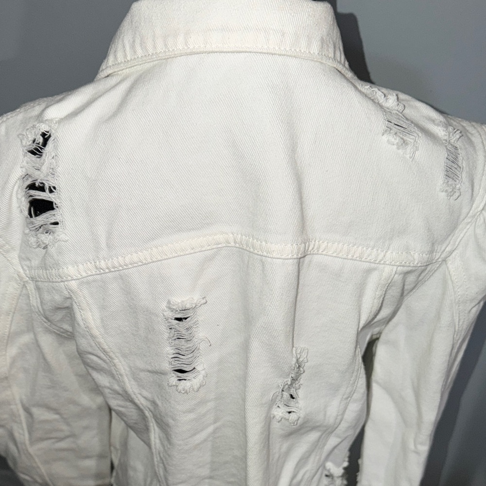 Chic White Distressed Jacket - Picture 5 of 5